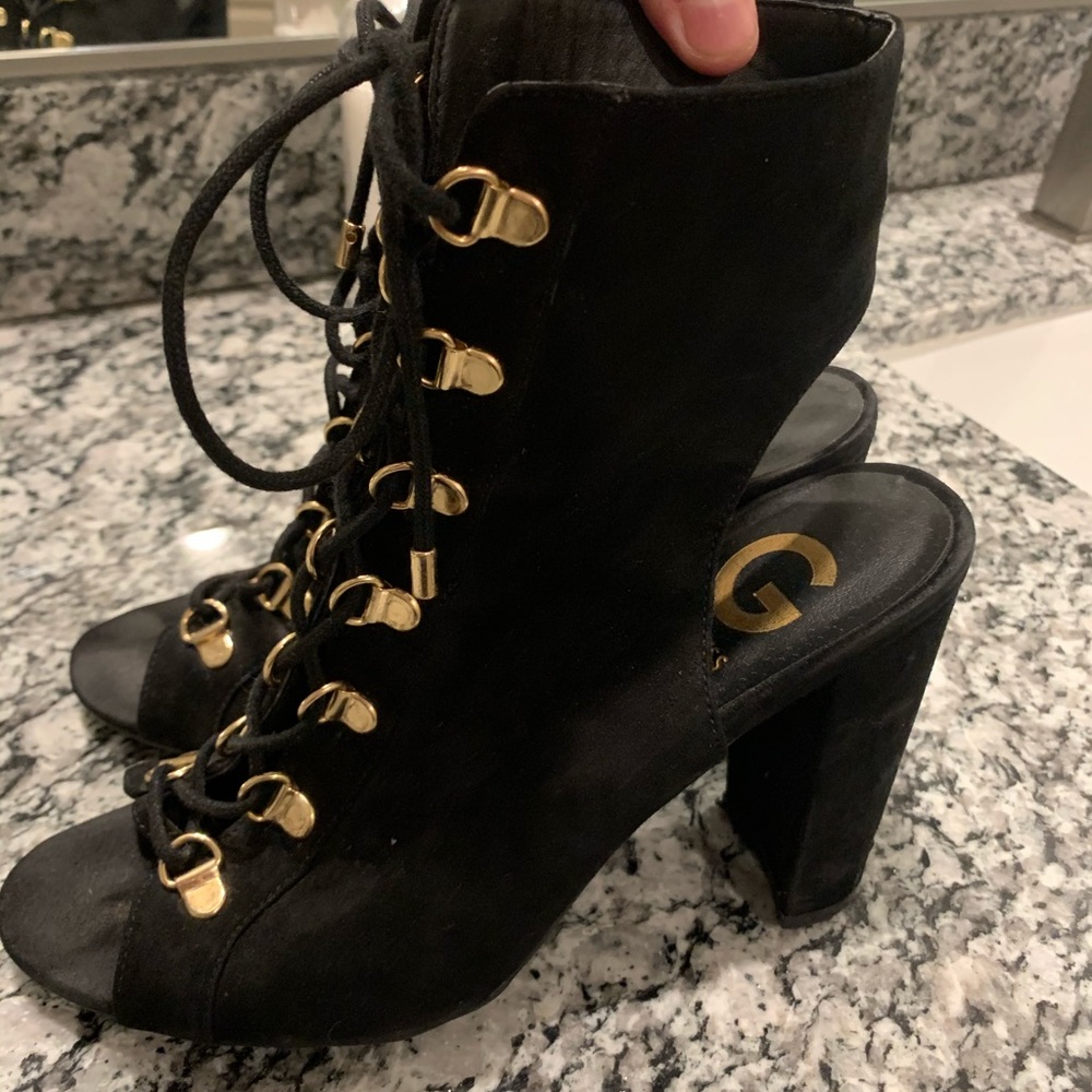 Guess heel